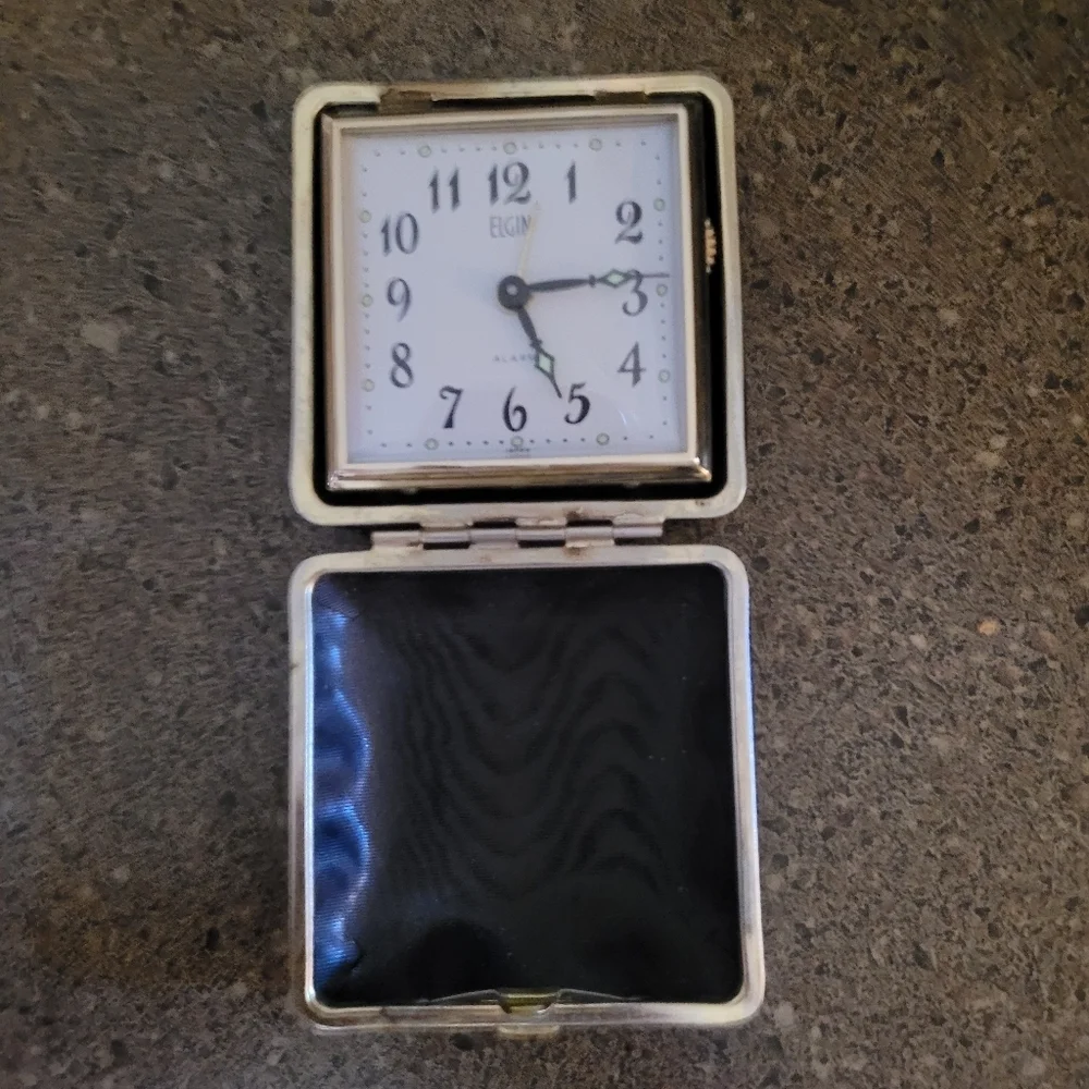 Vintage 60's Elgin Black Travel Alarm Clock‎
